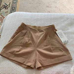 Lululemon high waisted trouser short NWT